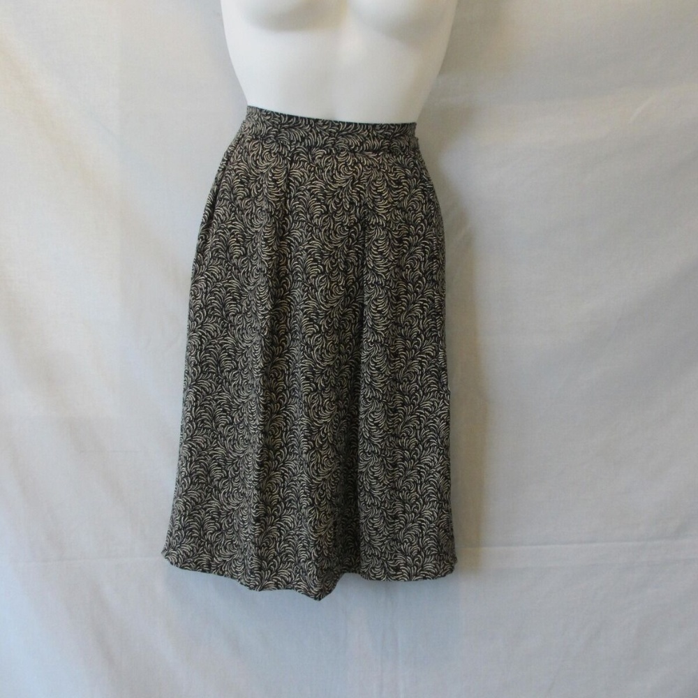 16 XL skirt white black Full Flowy A Line